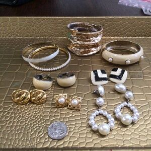 Misc jewelry lot. Some of the pieces are vintage. 4 bracelets 5 or of earrings